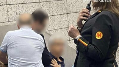 Varsova metrosunda olay bir adam trenin onune cikti o olmadigini fark etti 8238