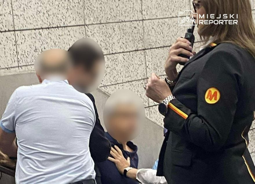 Varşova metrosunda olay. Bir adam trenin önüne çıktı. "o olmadığını fark etti". 1 Varsova metrosunda olay bir adam trenin onune cikti o olmadigini fark etti 8238