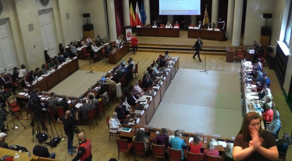 Varsova nin iki bolgesinde gece alkol satisini kisitlamak icin pilot uygulama mi 11793