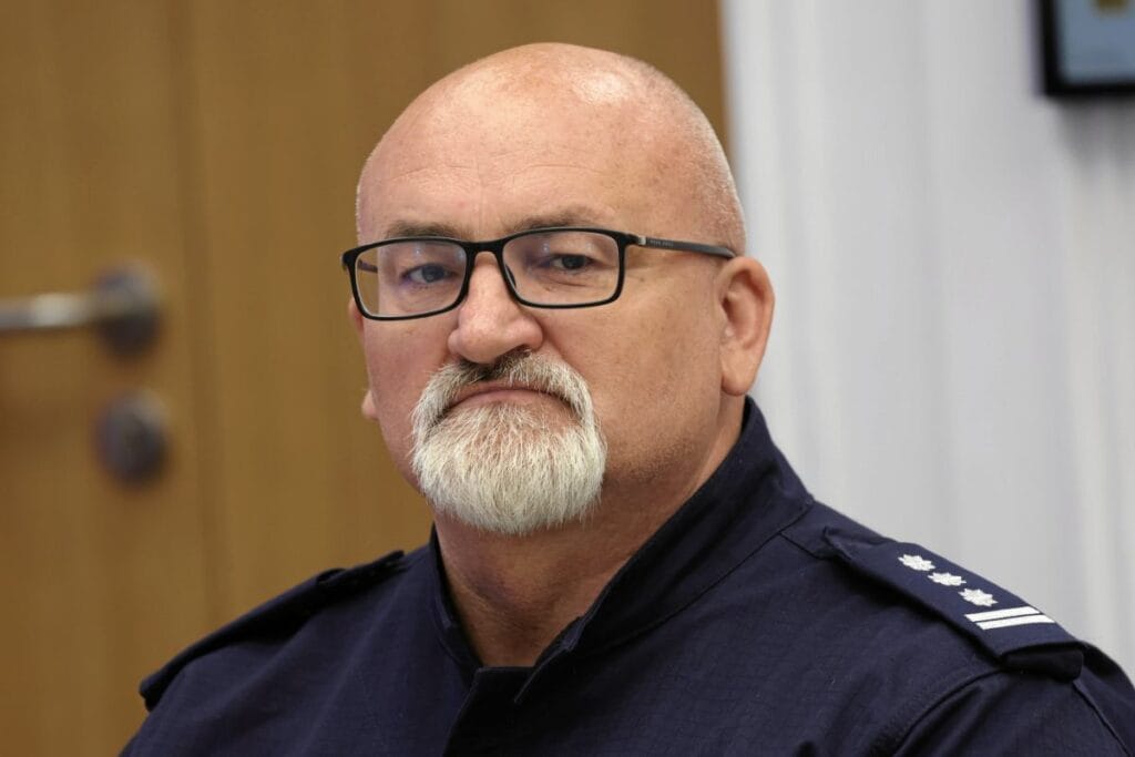 varsova polis sefi gorevini mi kaybedecek oneri i cisleri ve i dari i sler bakanligi nda 12021