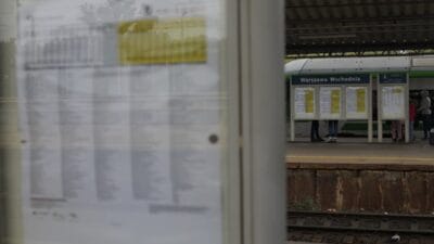 Varsova tren istasyonu gece boyunca bosaltildi ulusal i tfaiye teskilati olay yerinde pkp bir duyuru yayinladi 12369