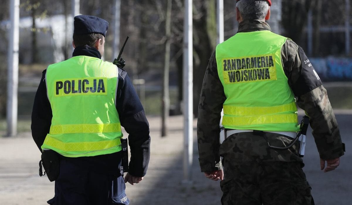 Varsova yakinlarinda bir cisim bulundu medya savciligin bulgularina ulasti ne oldugu biliniyor 13258