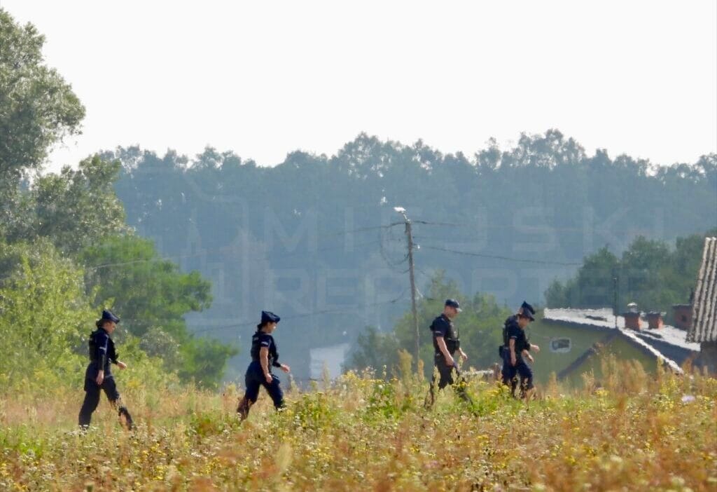 Varsova yakinlarinda dronelarin dustugu iddia ediliyor i ki makineyi arama calismalari devam ediyor 10310