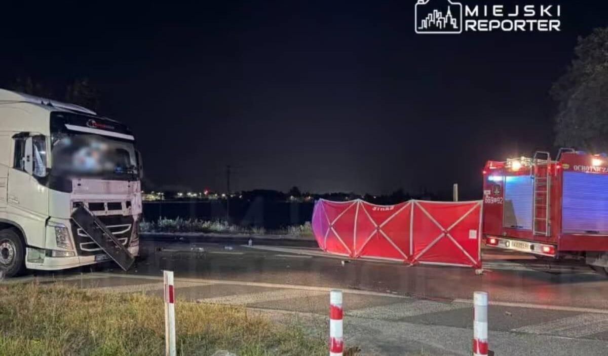 Varşova yakınlarında trajedi. Bir scooter bir kamyonla çarpıştı. İki kişi öldü 1 Varsova yakinlarinda trajedi bir scooter bir kamyonla carpisti i ki kisi oldu 8603