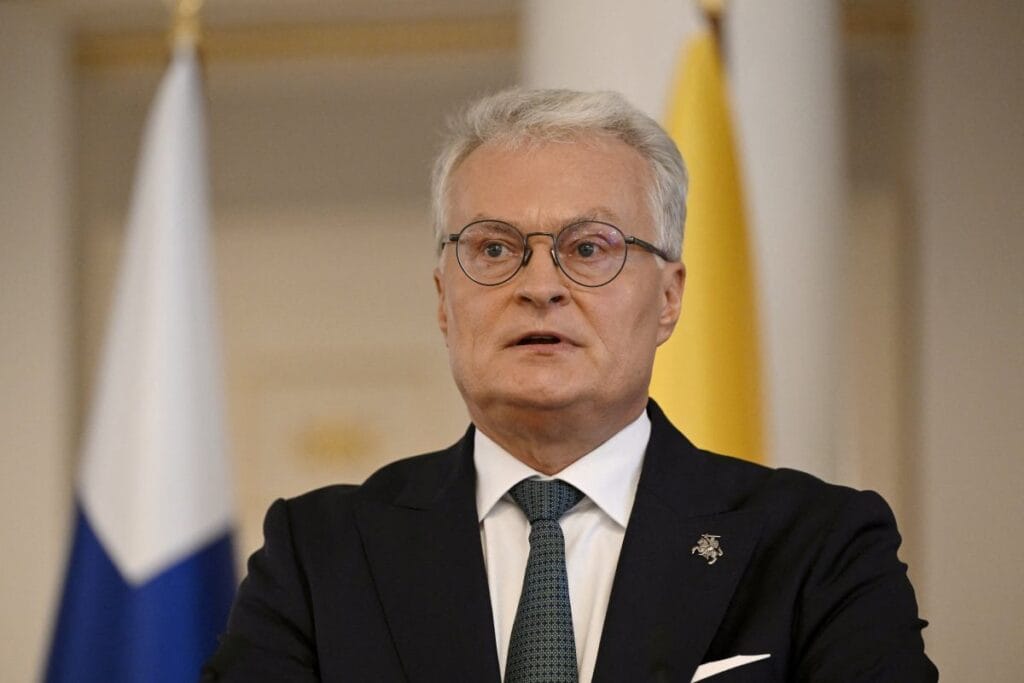 vilnius ta rahatsiz edici olay cumhurbaskani ni tasiyan ucak inemedi 8717