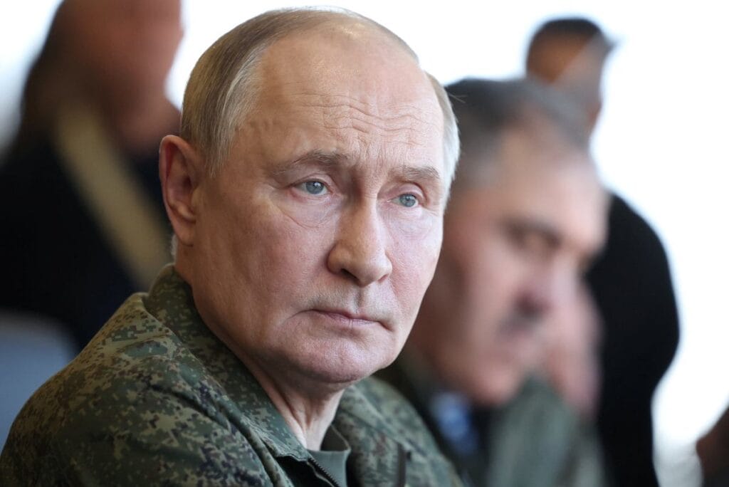 vladimir putin zorunlu askerligi acikladi son yillarin en buyuk seferberligi 14003