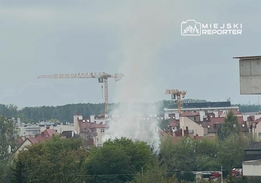 Wawer'de boş bir binada yangın çıktı. Binadan dumanlar çıkıyordu 1 Wawer de bos bir binada yangin cikti binadan dumanlar cikiyordu 9473