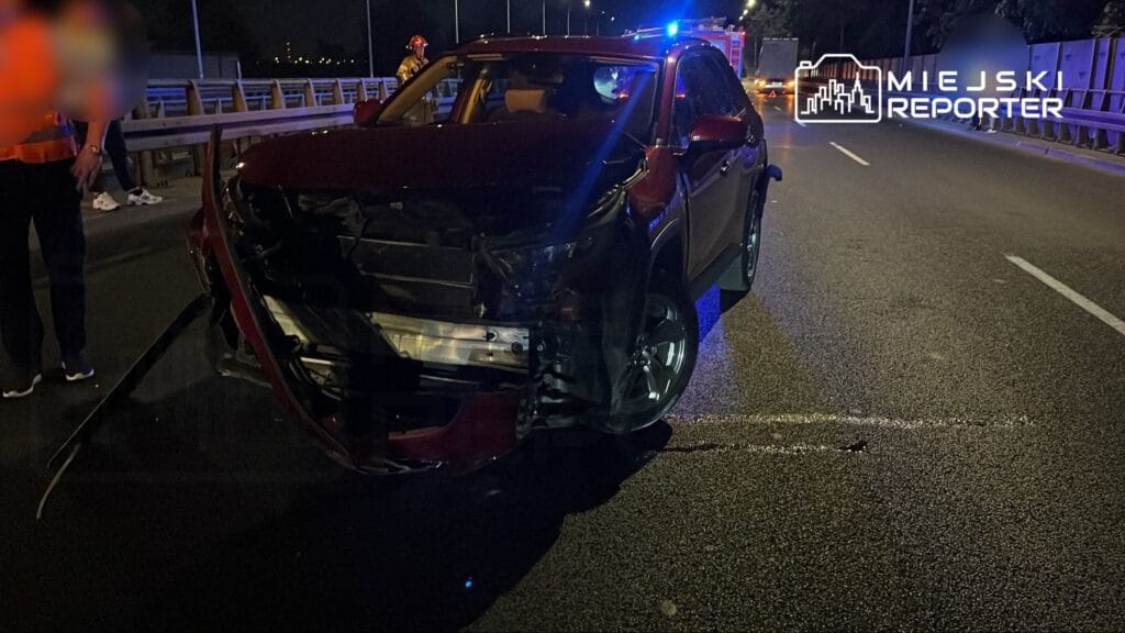 Wislostrada'da bir tır ile bir binek araç çarpıştı. Yarı römork yük tarafından yerinden çıkarıldı 1 Wislostrada da bir tir ile bir binek arac carpisti yari romork yuk tarafindan yerinden cikarildi 8900