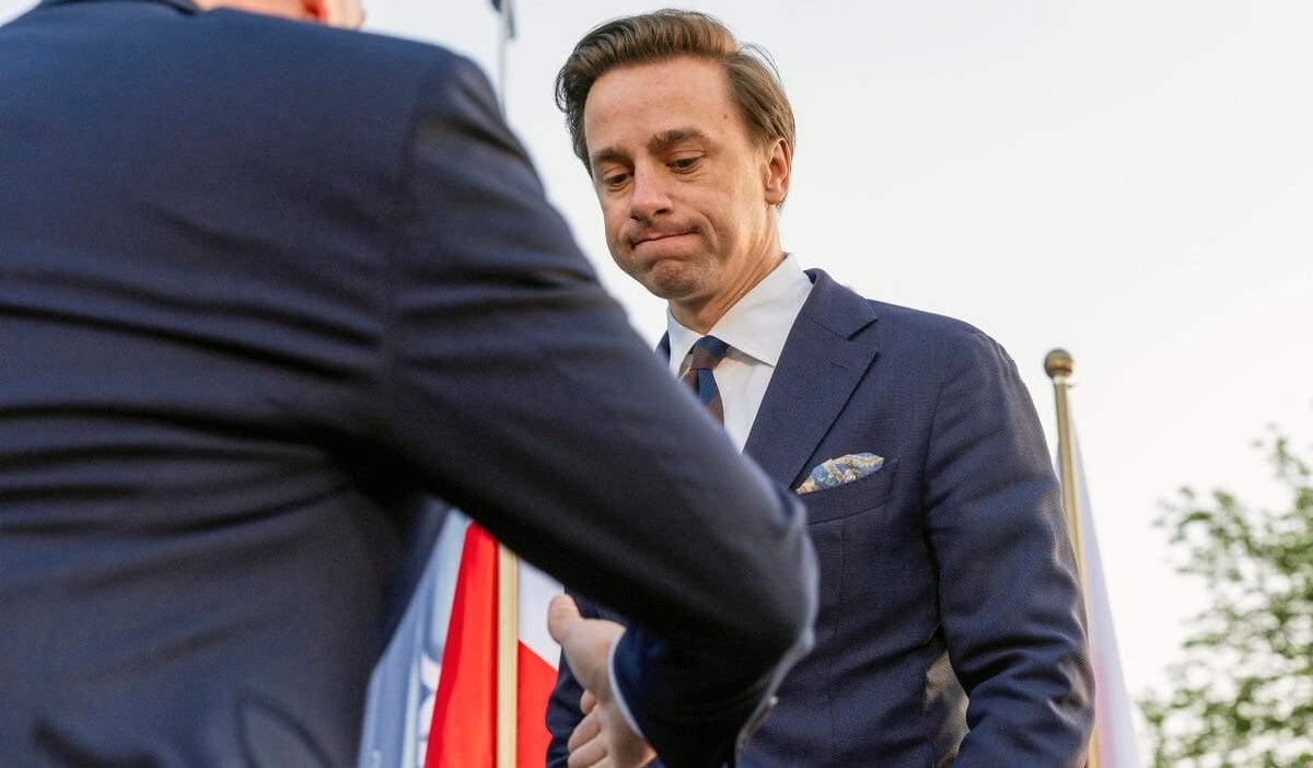 Yeni ankette sürpriz. Sejm'de sadece dört parti var. Konfederasyon çok şey kaybetti 1 Yeni ankette surpriz sejm de sadece dort parti var konfederasyon cok sey kaybetti 8783