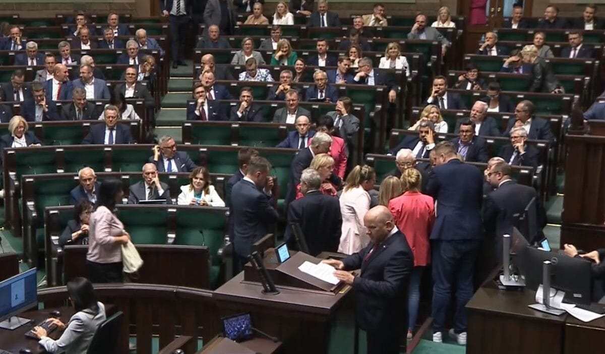 Yeni nik baskani ile ilgili muzakerelerde sasirtici bir geri adim kaczynski bir aciklama yapti 10830