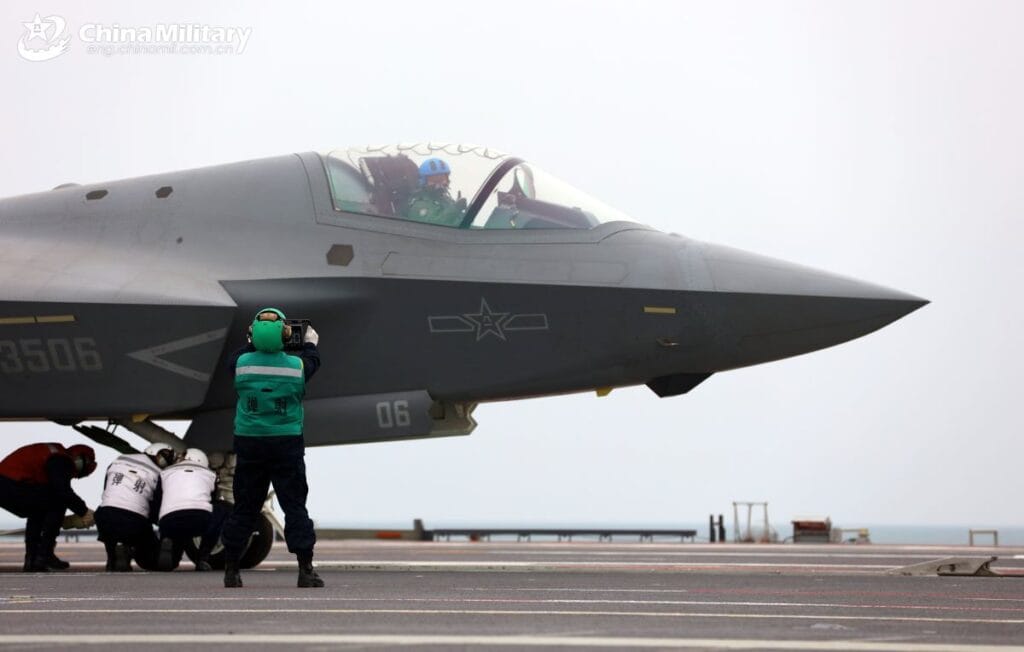 yeni ucak gemisi ve yeni ucaklar cinliler sadece abd yi takip etmeyi hizlandiriyor 12754