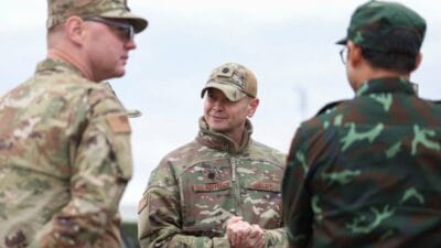 Zapad manevralarında alışılmadık bir manzara. Amerikalılar belarus eğitim sahasında 3 Zapad manevralarinda alisilmadik bir manzara amerikalilar belarus egitim sahasinda 11235