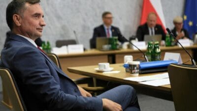 Zbigniew ziobro sorusturma komisyonu onunde kendini kucuk dusurdu kanunsuzlugun tiyatrosu 13823