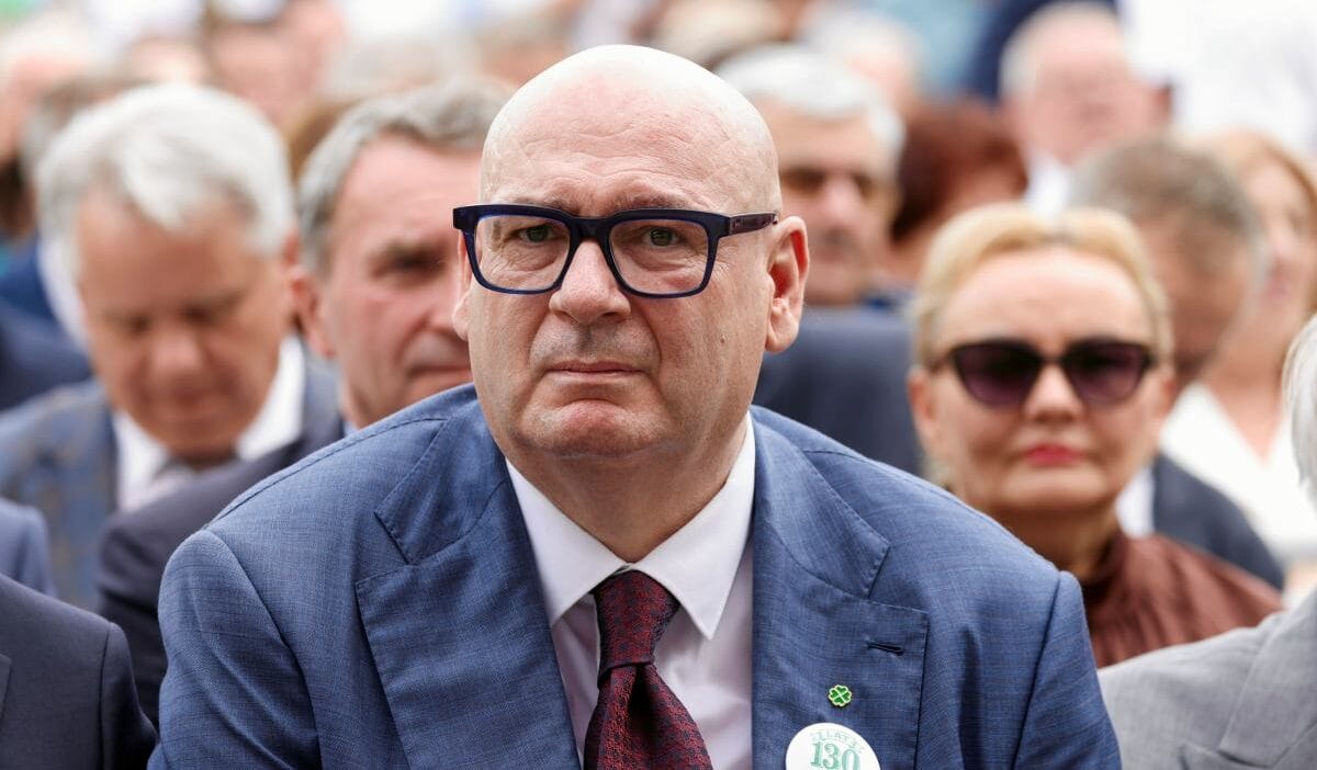 Zgorzelski holownia nin karari uzerine kendi cevresini en zor durumda birakiyor 14198