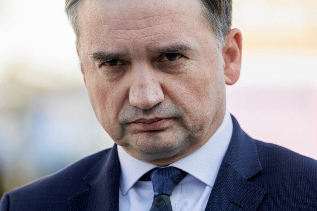 ziobra nin bir fotografini iceren sasirtici po gonderisi almanya dan alinan tazminatlarla ilgili sen bir sifirsin 8639