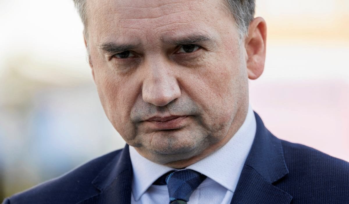 Ziobra'nın bir fotoğrafını içeren şaşırtıcı po gönderisi. Almanya'dan alınan tazminatlarla ilgili. "sen bir sıfırsın". 1 Ziobra nin bir fotografini iceren sasirtici po gonderisi almanya dan alinan tazminatlarla ilgili sen bir sifirsin 8639