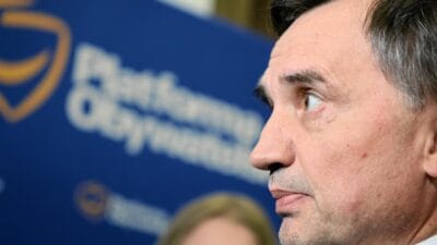 Ziobro sorusturma komisyonu onunde ziobro nun gozaltina alinmasi ve getirilmesine iliskin mahkeme onayi bulunmaktadir 11397