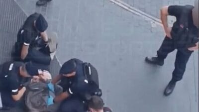 Zlote tarasy'de tedirgin bir adam insanlara saldırdı. Gözaltına alındı, polis memurlarına hakaret etti 4 Zlote tarasy de tedirgin bir adam insanlara saldirdi gozaltina alindi polis memurlarina hakaret etti 10034