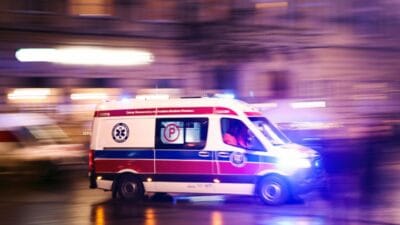 11 yasindaki bir kiz cocugu sisme bir yastigin uzerine atladi sonunda hastanelik oldu 19380