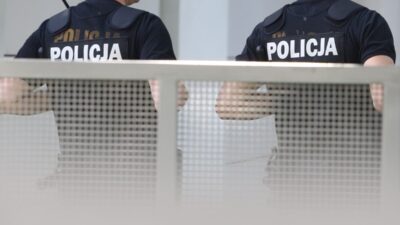 18 yaşındaki gencin cesedi bir menfezde bulundu. "kaçmaya çalışıyor gibi görünüyordu". Tehditler aldığı söyleniyordu. 3 18 yasindaki gencin cesedi bir menfezde bulundu kacmaya calisiyor gibi gorunuyordu tehditler aldigi soyleniyordu 20423