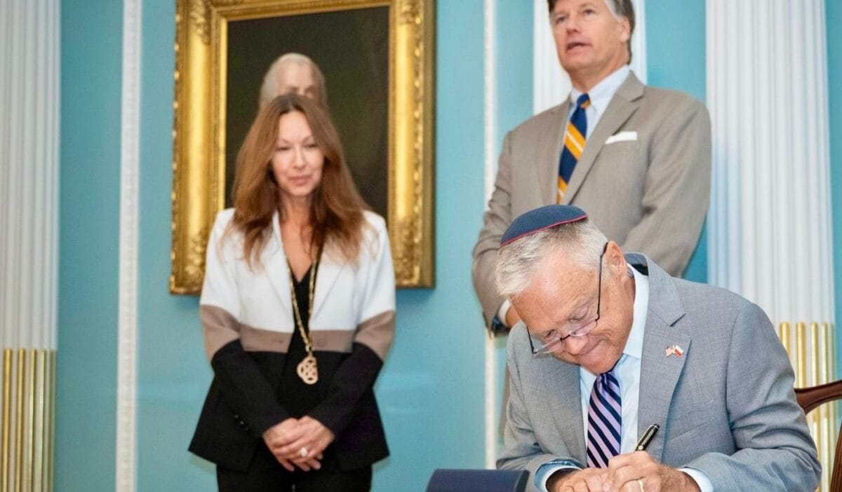 Abd nin polonya buyukelcisi yemin etti arka planda netanyahu ile yasanan gerginlikler ve duda nin rolu 17321