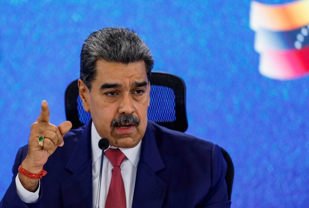 abd venezuela yi askeri olarak taciz ediyor bu sivillere silah dagitiyor korkmuyoruz 14811