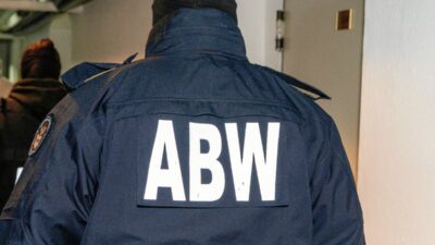 Abw: 24 yaşındaki ukraynalı gözaltında. Telefonuna gelen mesajlarla ihanete uğradı 4 Abw 24 yasindaki ukraynali gozaltinda telefonuna gelen mesajlarla ihanete ugradi 18590