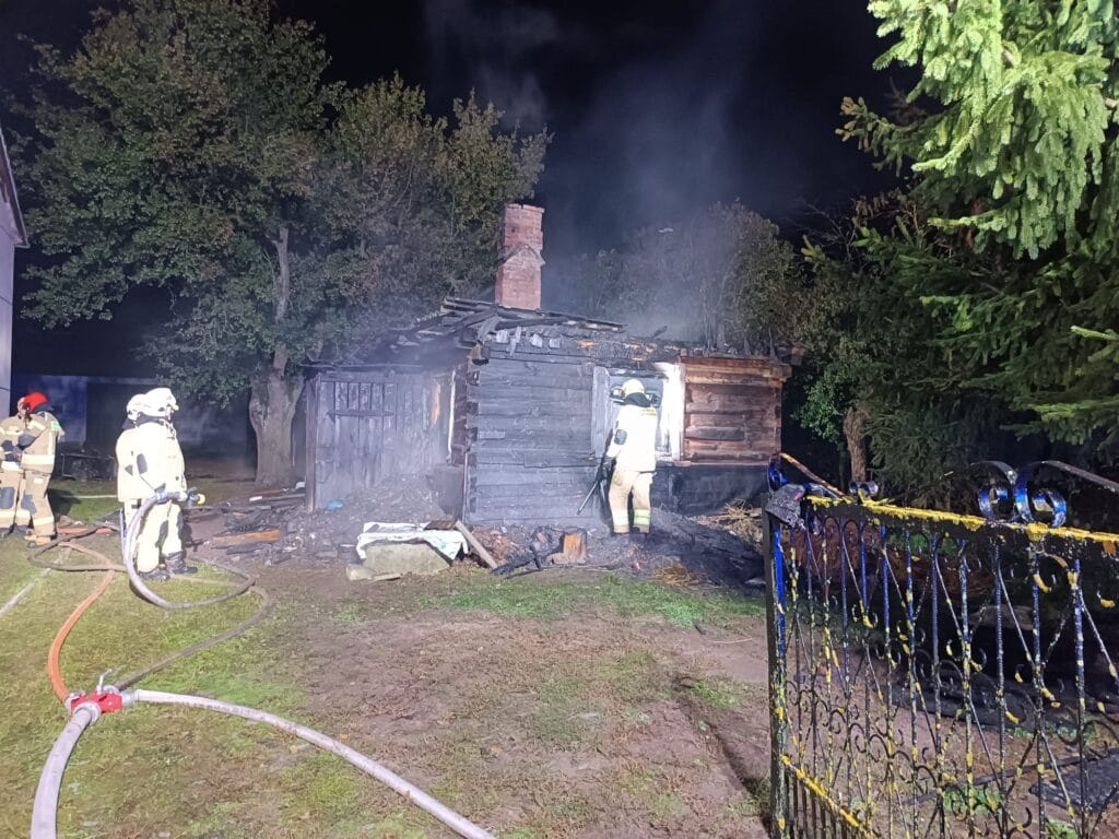 ahsap bir evde trajik yangin yanginda 92 yasindaki bir adamin komurlesmis cesedi bulundu 15126