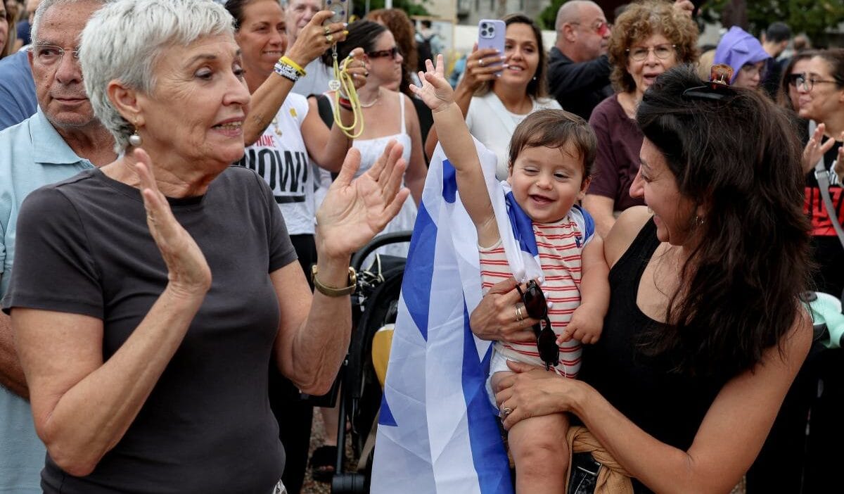 Ailesini bir hamas saldirisinda kaybetti bugun cagrida bulunuyor daha fazla siddet dongusu kimseyi guvende tutmayacaktir 16038