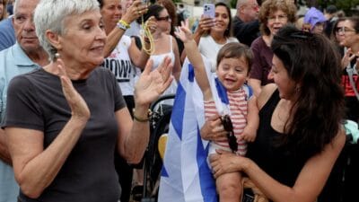 Ailesini bir hamas saldirisinda kaybetti bugun cagrida bulunuyor daha fazla siddet dongusu kimseyi guvende tutmayacaktir 16038