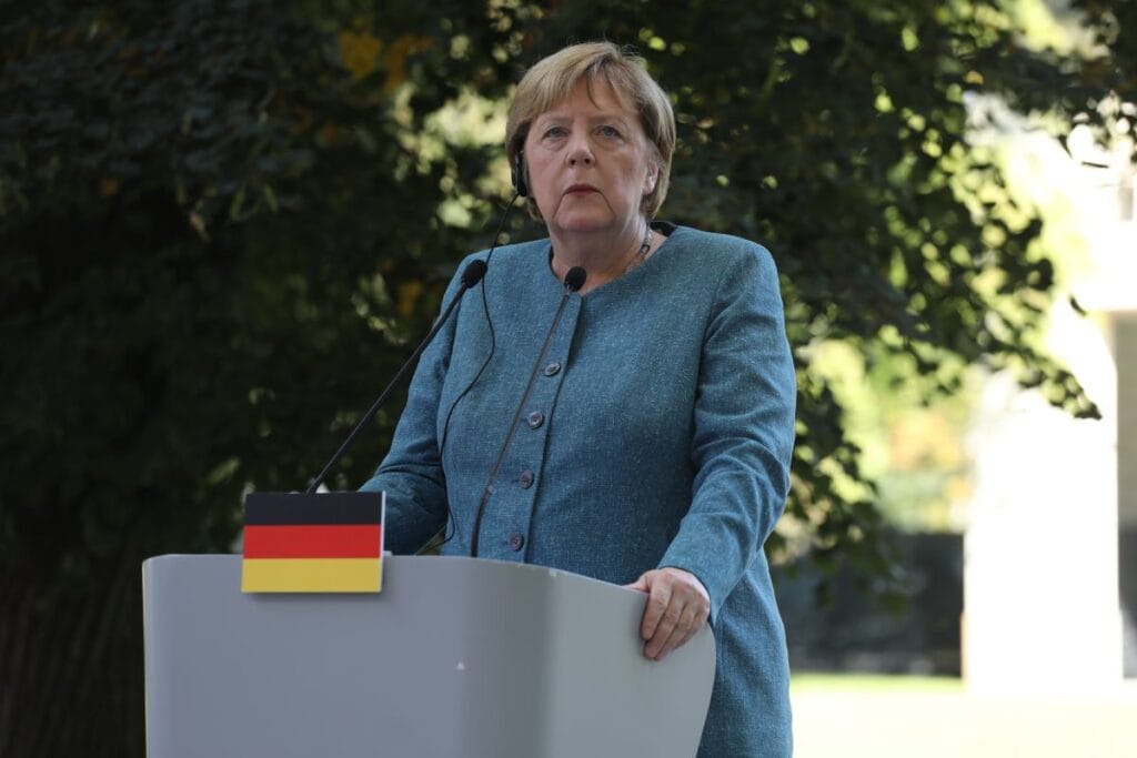 alman medyasi merkel putin in savasi icin polonya yi sucluyor 15204