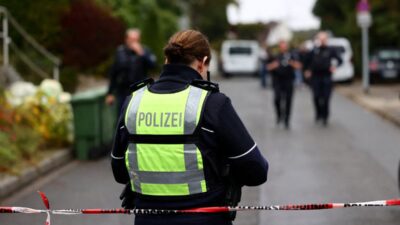 Almanya'da hırsızlık yaptıklarından şüphelenilen polonyalılar. Yüzlerce çamaşır makinesi, bir porsche ve bir piyano çaldıkları iddia edildi 2 Almanya da hirsizlik yaptiklarindan suphelenilen polonyalilar yuzlerce camasir makinesi bir porsche ve bir piyano caldiklari iddia edildi 20258