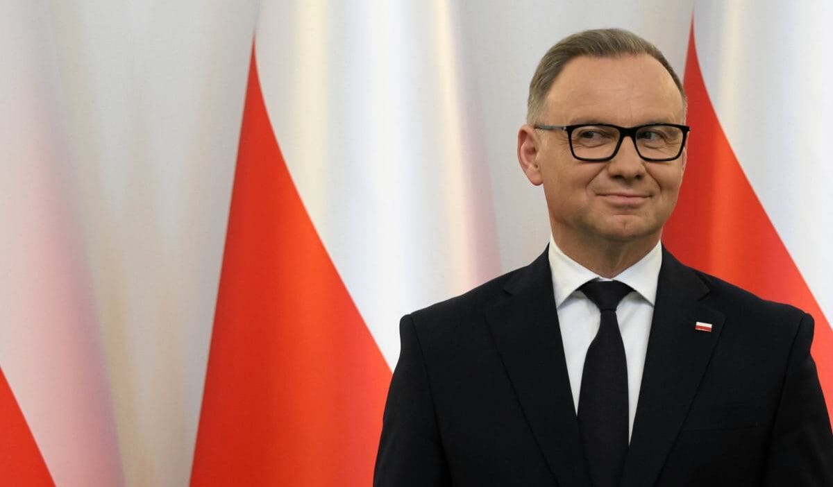 Andrzej duda nin yeni isi eski cumhurbaskaninin yaptigi sey tam olarak bu 18635