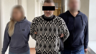 Araba suçundan tutuklandı - varşova ve krakow'da başkent polis memurlarının eylemi 4 Araba sucundan tutuklandi varsova ve krakow da baskent polis memurlarinin eylemi 20420