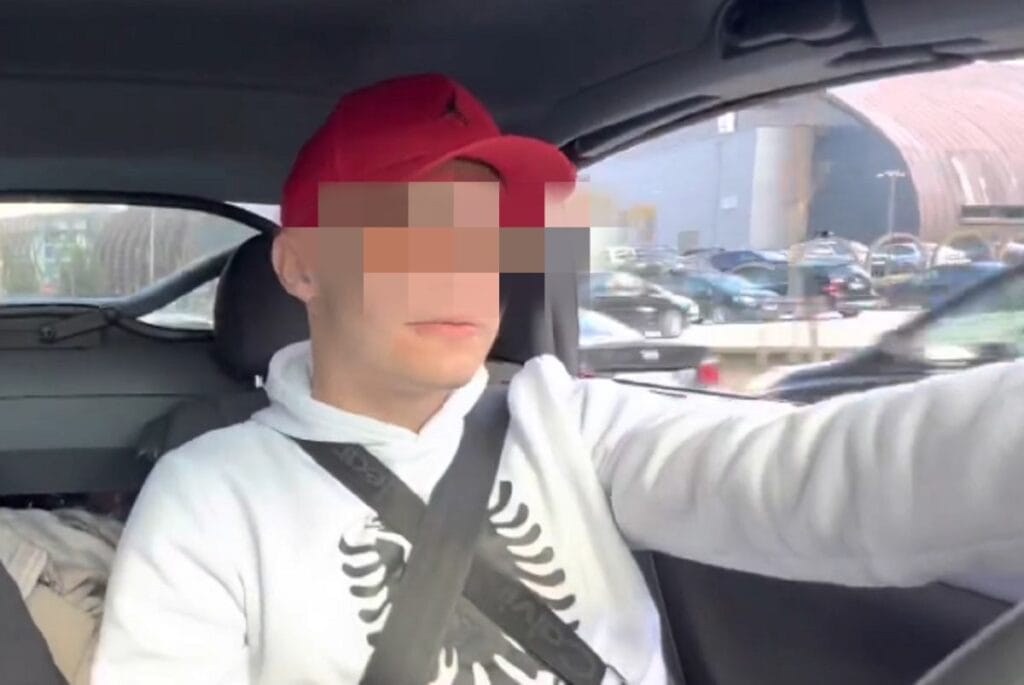 arnavutluk taki polonyali hukum giydi duygularimizla oynamayi basardi bize aileden biri gibi davrandi 15987