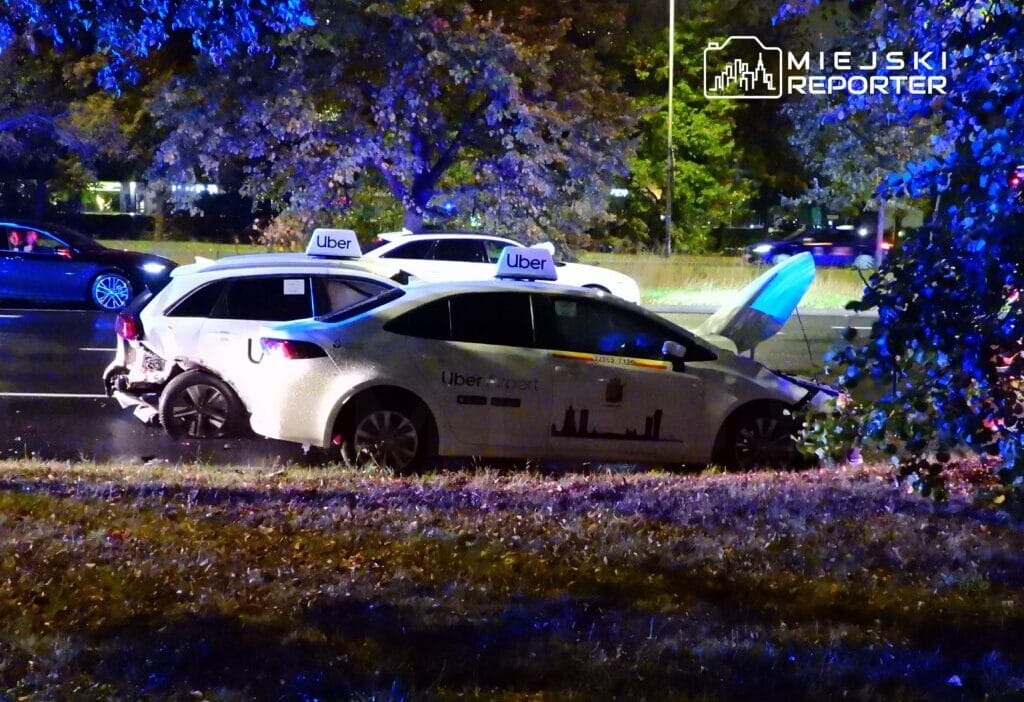 Ayni sirkete ait iki yolcu tasima aracinin carpismasi 14910