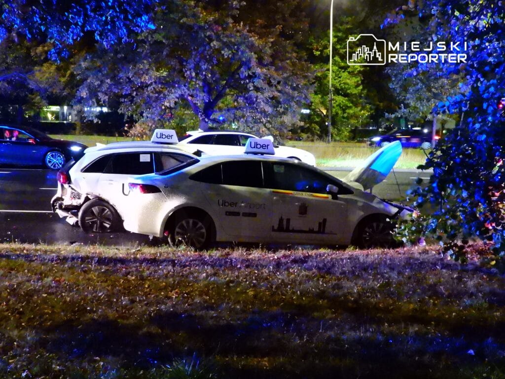 ayni sirkete ait iki yolcu tasima aracinin carpismasi 14910