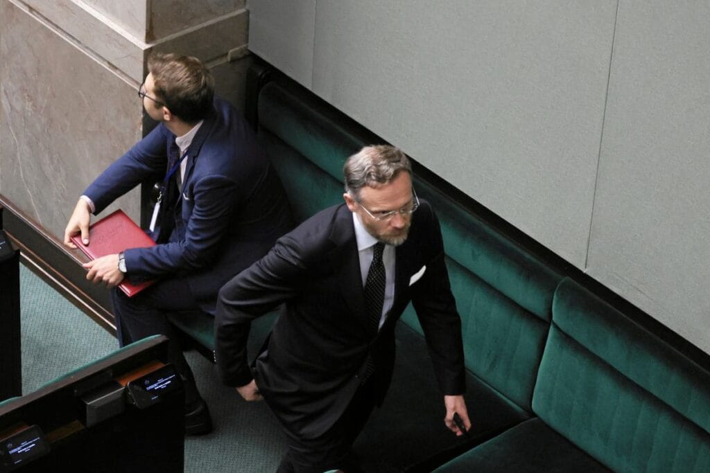 bakan zurek e karsi baskanlik ofisi mahkemelerin yasadisi bilesimleri hakkinda w 14874