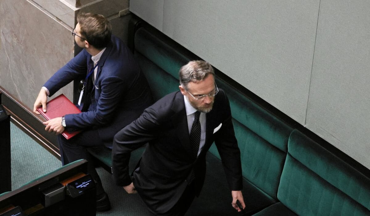 Bakan zurek e karsi baskanlik ofisi mahkemelerin yasadisi bilesimleri hakkinda w 14874