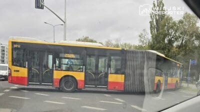 Belediye otobusunun basarisiz u donusu manevrasi bemowo da trafigi felc etti 15333