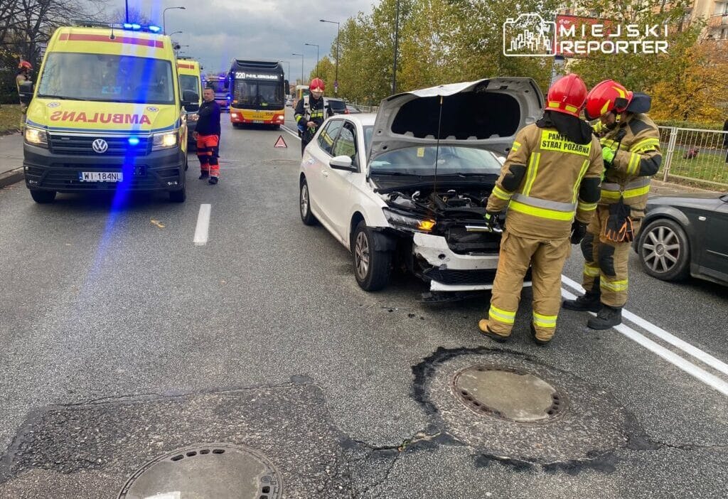 Bemowo da iki skoda carpisti uc kisi kurtarma ekiplerinin bakimi altinda 19680
