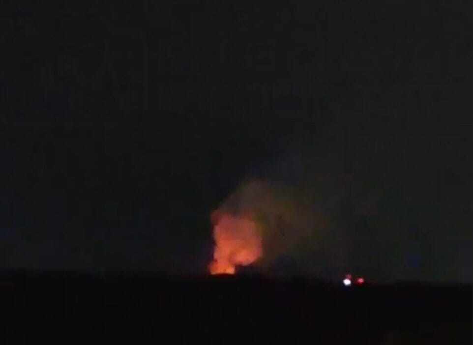 Bielany de trajik yangin yanginin pariltisi uzaktan gorulebiliyordu patlamalar duyulabiliyordu enkazda komurlesmis bir ceset bulundu 16155