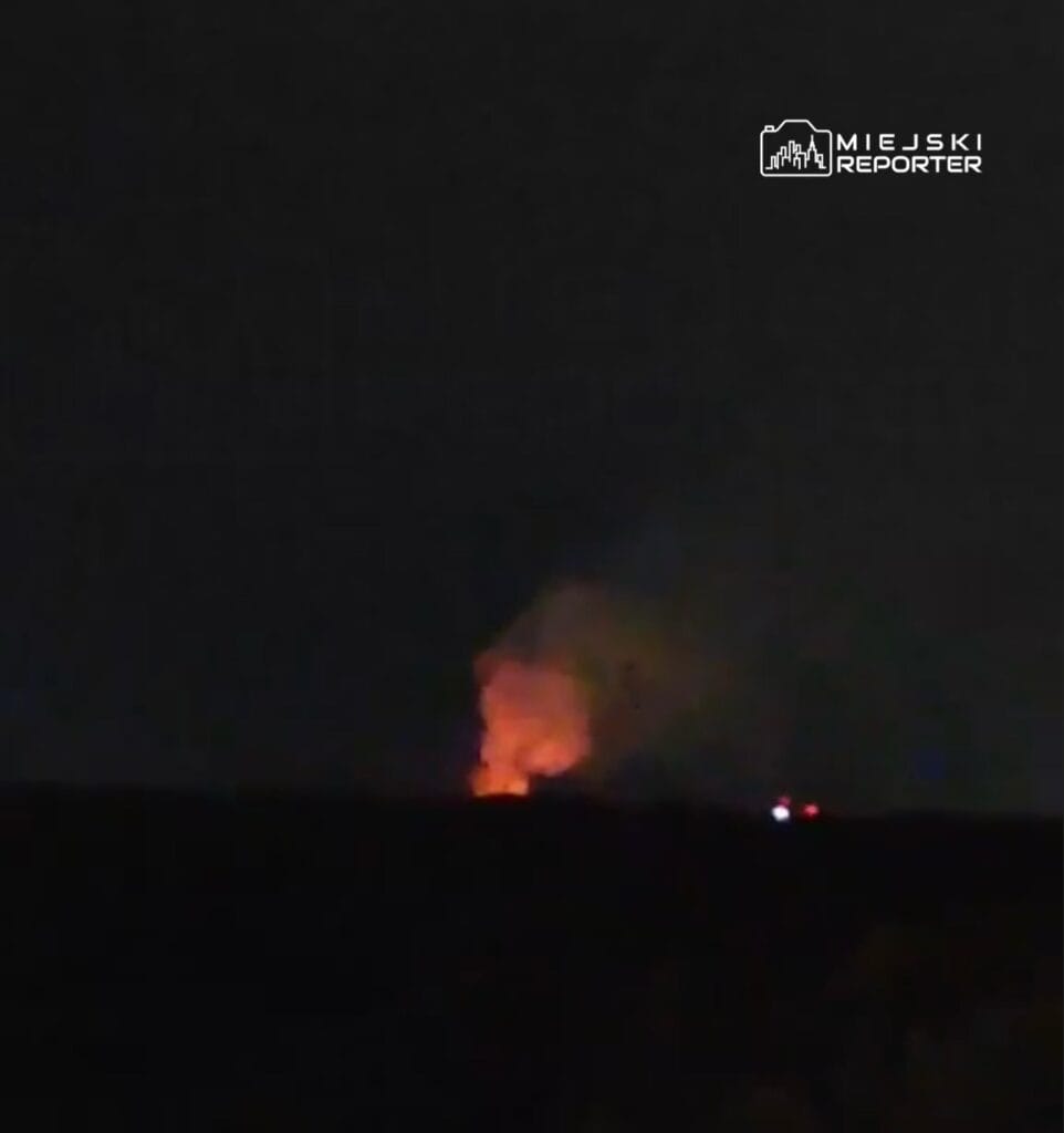 bielany de trajik yangin yanginin pariltisi uzaktan gorulebiliyordu patlamalar duyulabiliyordu enkazda komurlesmis bir ceset bulundu 16155