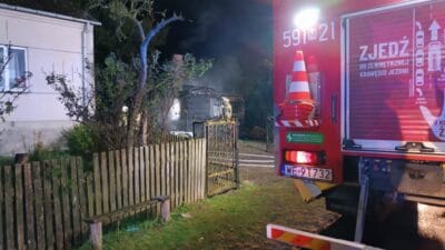 Bina yanginindan sonra komurlesmis cesetler biri yanginda digeri yangin sondurme calismalarinda olmak uzere iki kisi oldu 15720