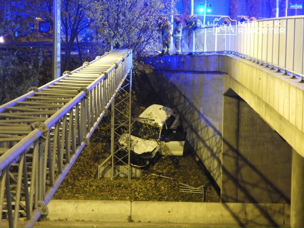 bir audi surucusu bir ust gecitten neredeyse s8 guzerg hina dustu araci terk etti ve yaya olarak kacti 17414