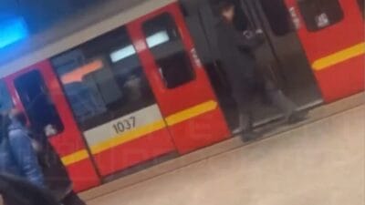 Bir kopek metroyu felc etti servis islemi devam ediyor trafik durdu 17042