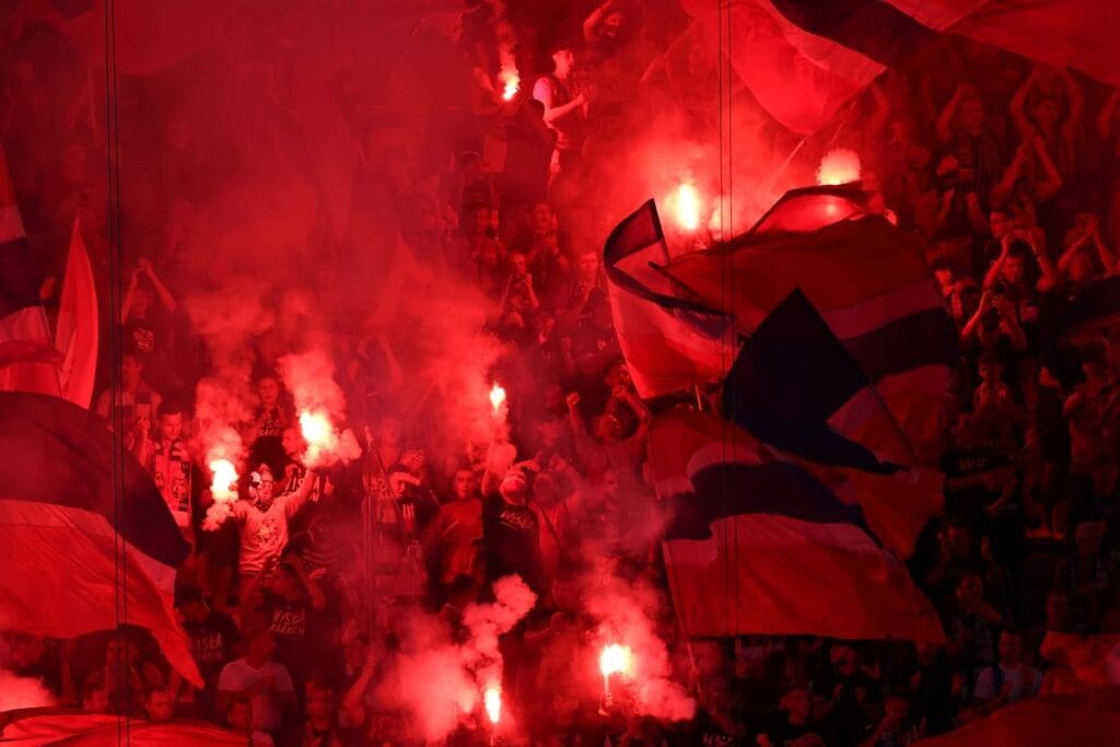 blogun onune cikti ve hicbir iz birakmadan ortadan kayboldu i zler gks katowice nin sozde taraftarlarina cikiyor 17123