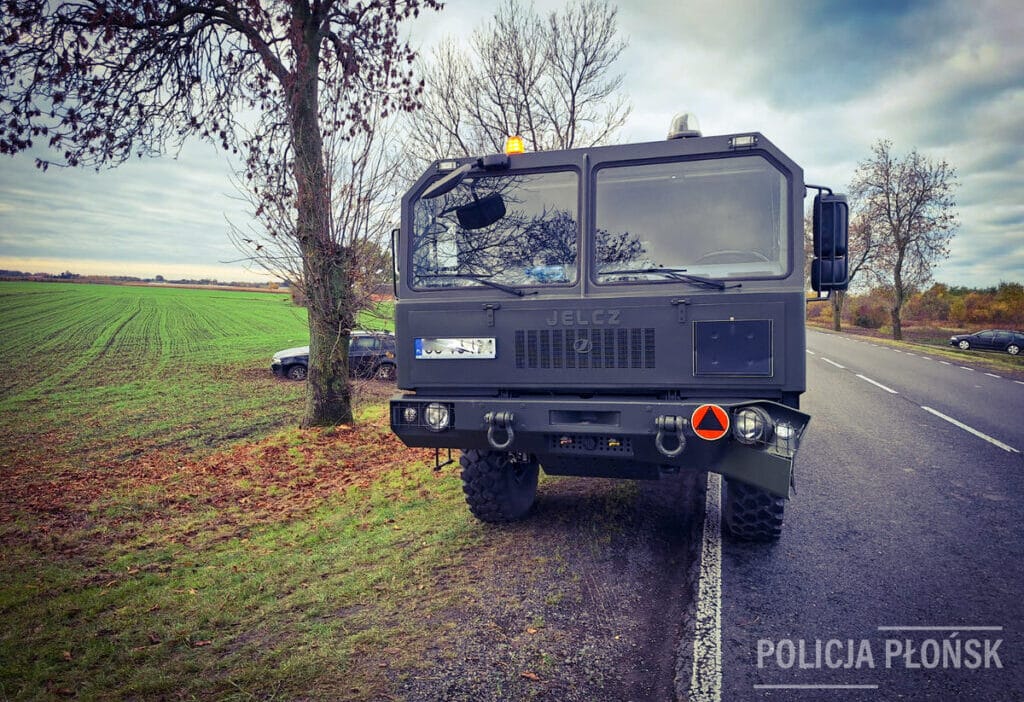 Bmw askeri jelcz ile carpistiktan sonra hendekte binek aractaki yolcu yaralandi ulusal yol uzerinde kaza 62 19182