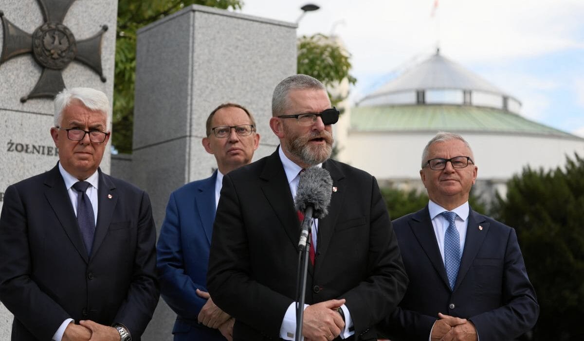 Braun un kapali kapilar ardindaki parti toplantilarinda neler oldugunu biliyoruz konu para 19004