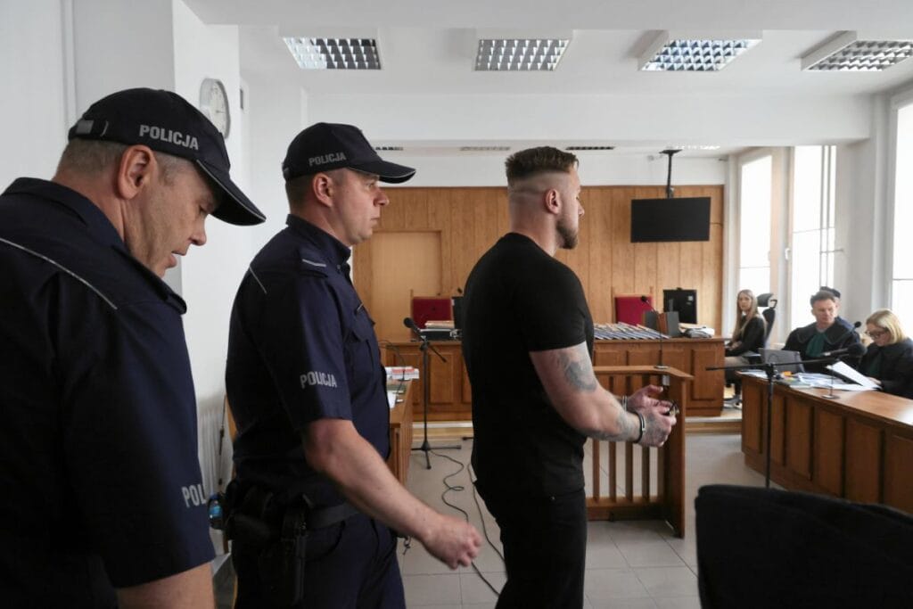 bu ifade luke zak i ofkelendirmek icindi durusma sirasinda bagirmaya basladi 16071